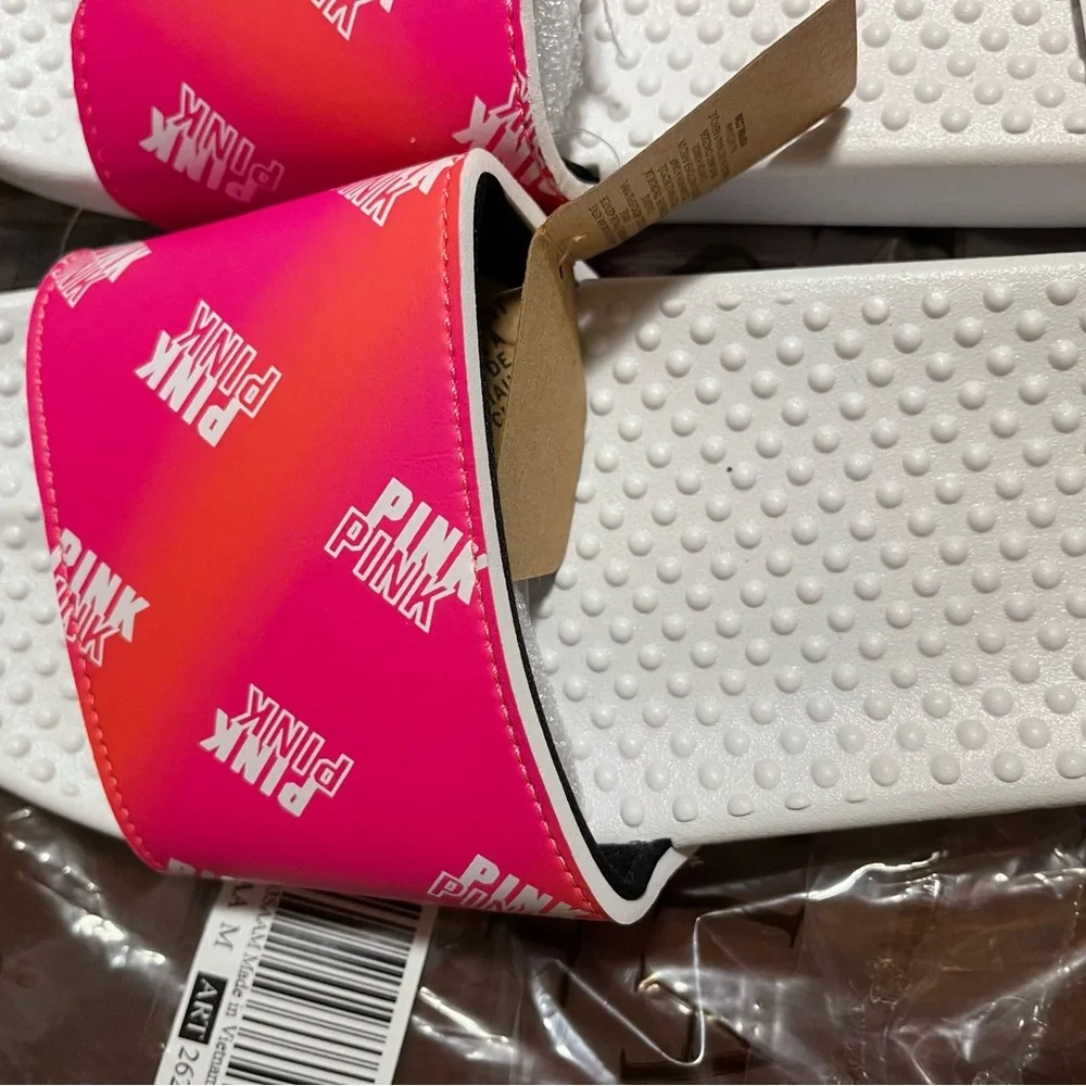 BNWT PINK VICTORIA’S SECRET SLIDE SANDALS - Picture 3 of 5